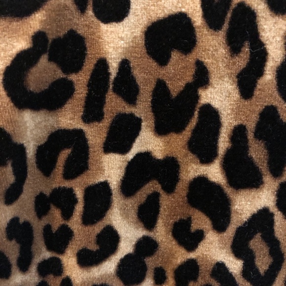 EUC Women’s Velour Leopard Print Pullover Sweater - Picture 8 of 10